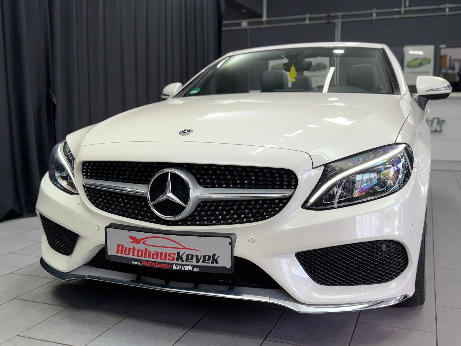 Fahrzeugabbildung Mercedes-Benz C 180 Cabrio |AMG-LINE|LED|RF-CAM|AUTOMATIK