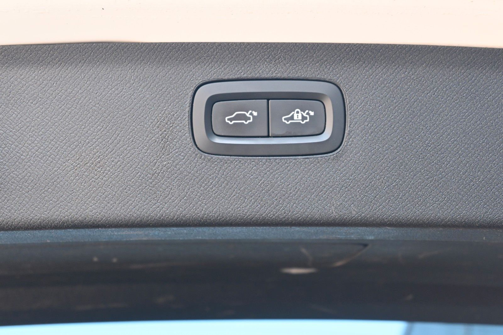 Fahrzeugabbildung Volvo XC90 Inscription AWD *PANO*NAV*LED*ACC*STHZG*7Si