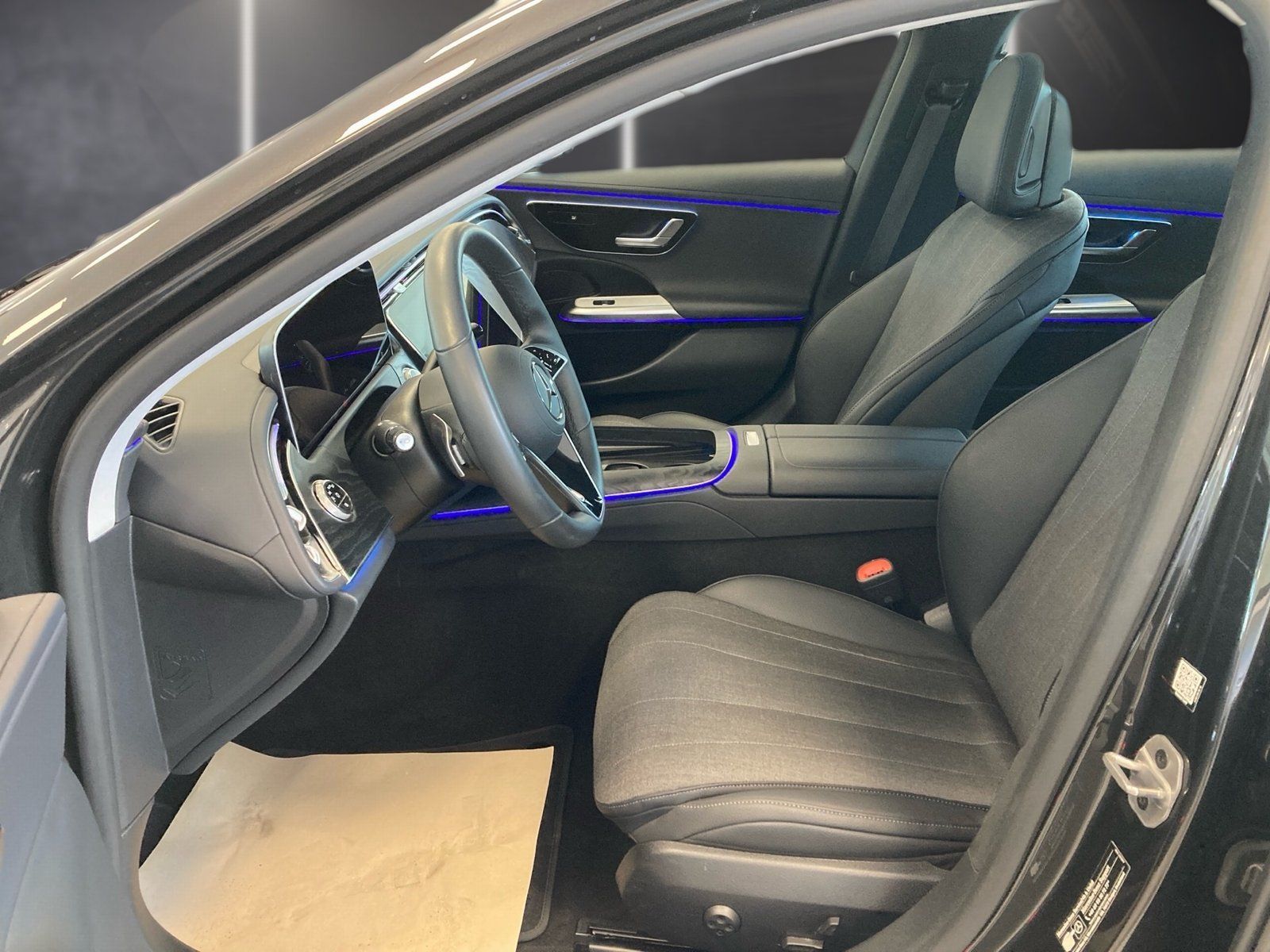 Fahrzeugabbildung Mercedes-Benz E 200 Avantgarde*LED*Distronic*Totwinkel*LED*Kam