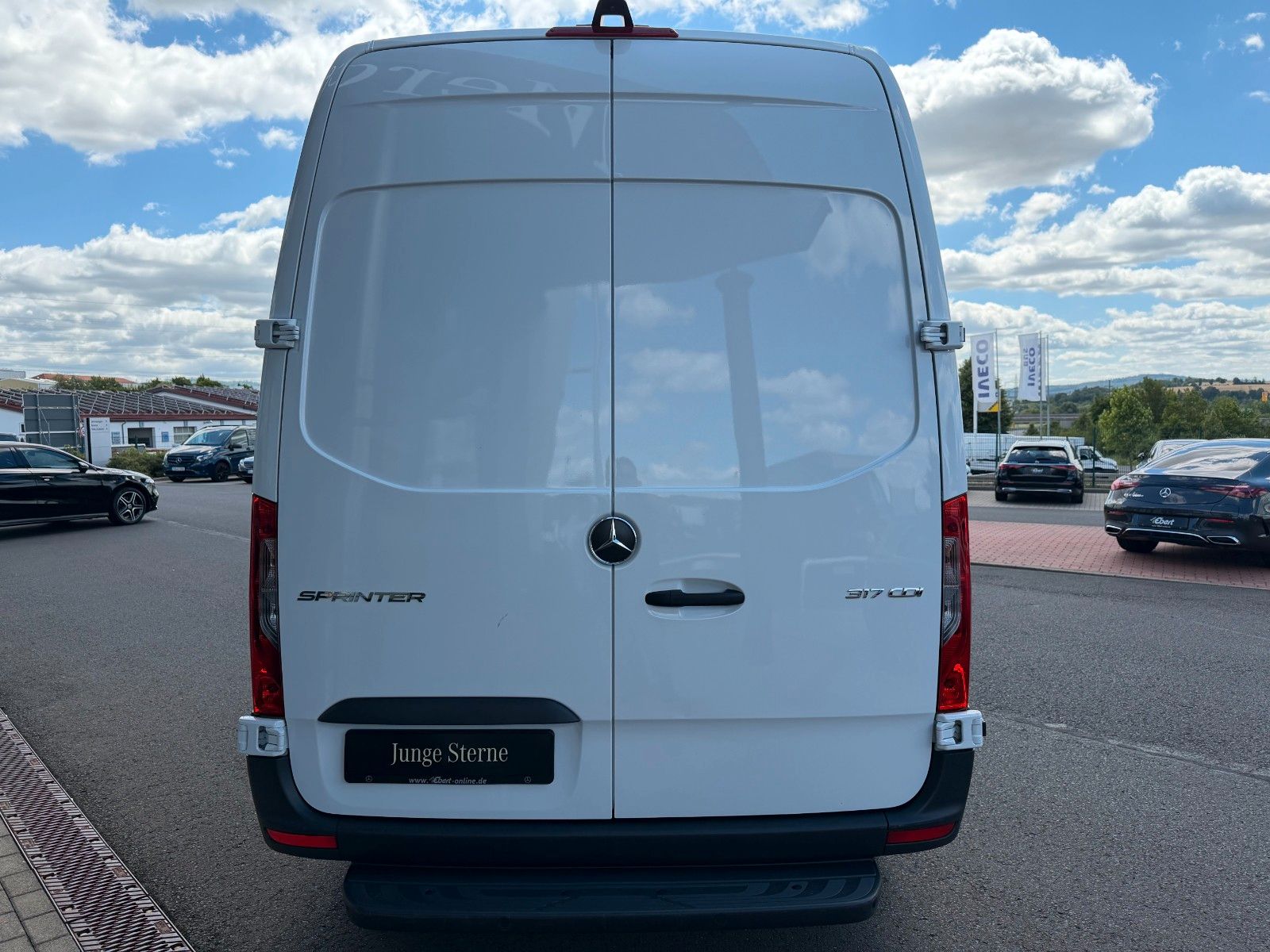 Fahrzeugabbildung Mercedes-Benz Sprinter 317 CDI 9G 3665 LED SHZ Klima Schwing