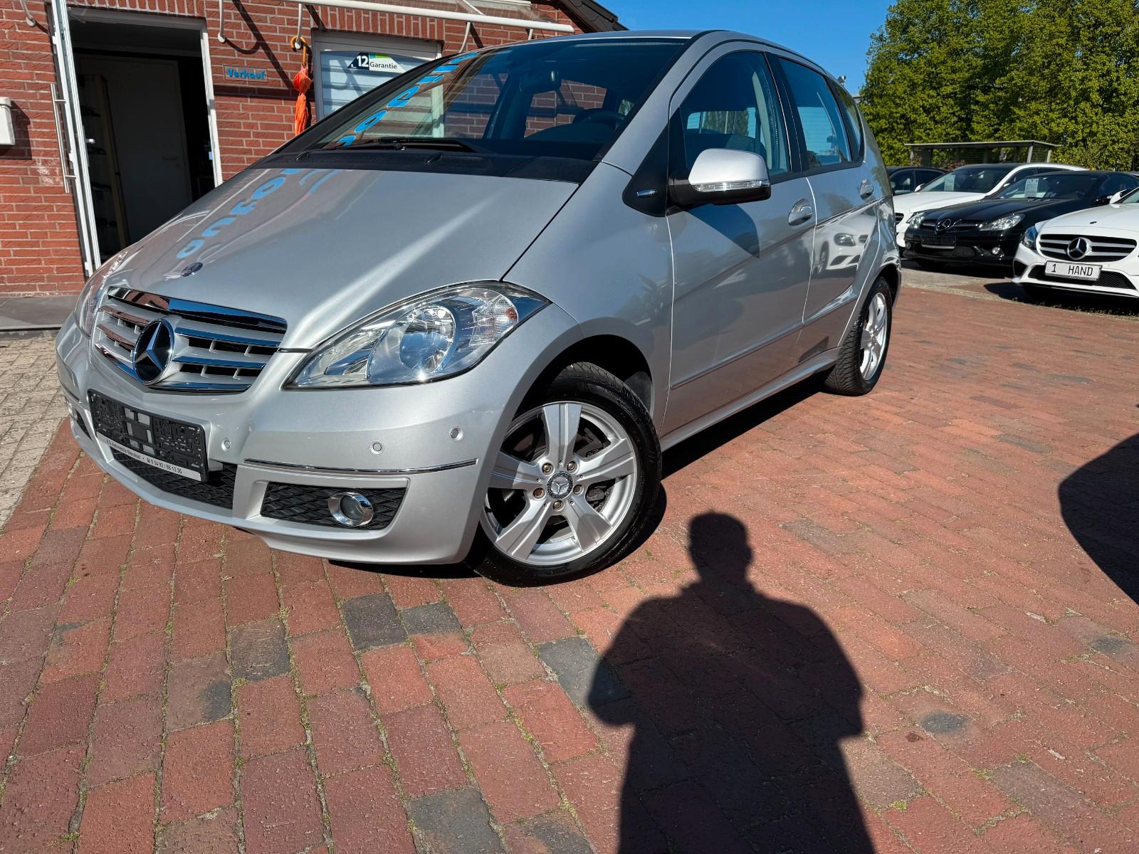 Mercedes-Benz A 200AUTOMATIK/TEMPO/NAVI/PDC/STZH/Avantgarde