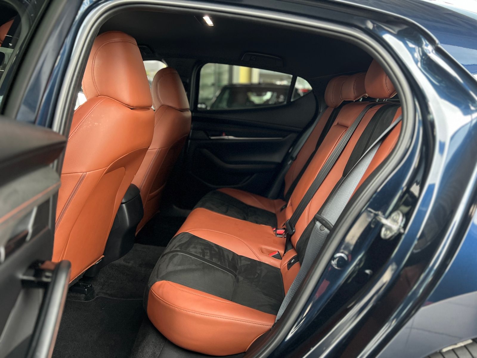 Fahrzeugabbildung Mazda 3 M Hybrid Nagisa BOSE MEMORY HUD NAVI RFK SHZ