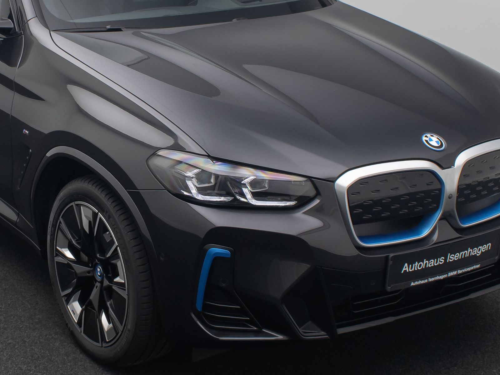 Fahrzeugabbildung BMW iX3 IMPRESSIVE 360° HUD H/K DAB Komfort Panorama