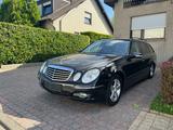 Mercedes-Benz E 200 T-Modell Avantgarde, LPG, Klima, Teilleder - mit LPG-Antrieb: Schiebedach, Kombi
