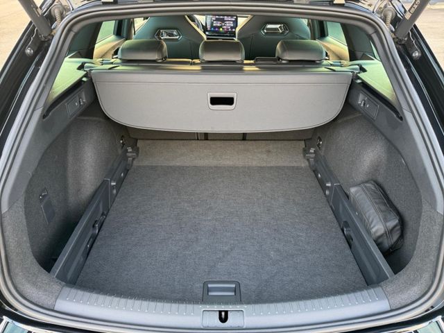 Leon Sportstourer 2.0 TSI LED Navi AHK ACC Kamer