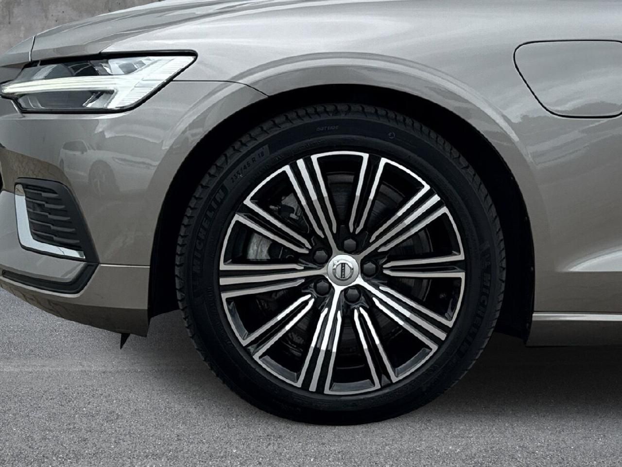 Fahrzeugabbildung Volvo V60 Kombi Inscription Recharge Plug-In Hybrid AW