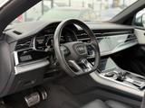 Audi SQ8 2022 , 126.000 km  - Audi SQ8 mit Benzin-Antrieb: Grau, Abstandswarner
