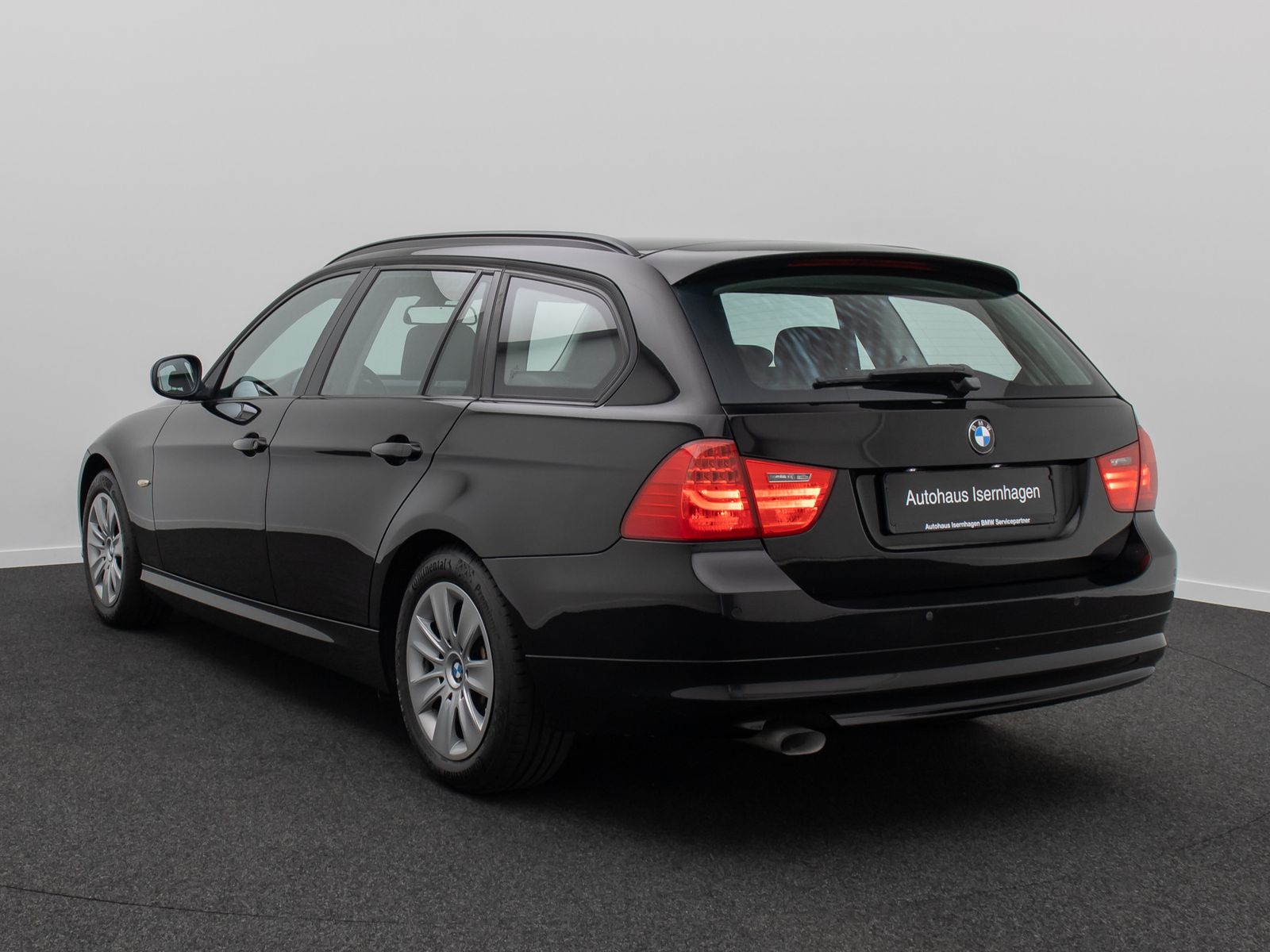 Fahrzeugabbildung BMW 318d GeschwindigReg KlimaAut PDC AHK Nebelschein
