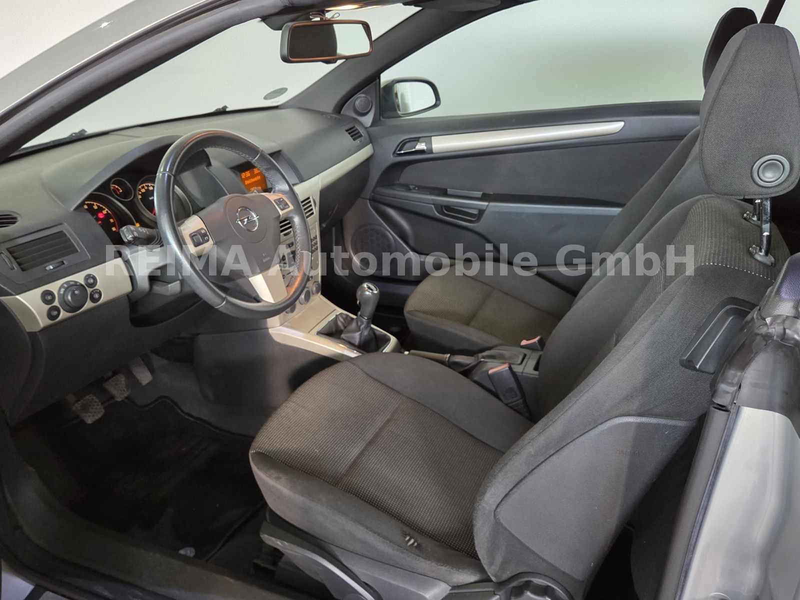 Fahrzeugabbildung Opel Astra 1,8i  H Twin Top Edition