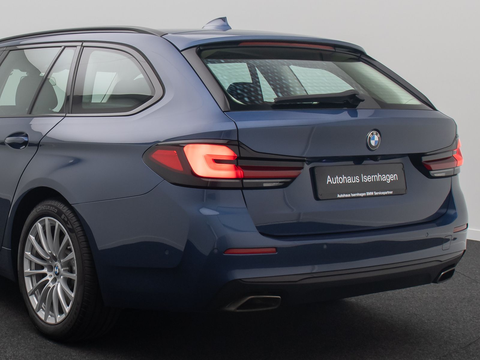 Fahrzeugabbildung BMW 540d xD Panorama Kamera DAB HiFi Lenkrhzg Sport