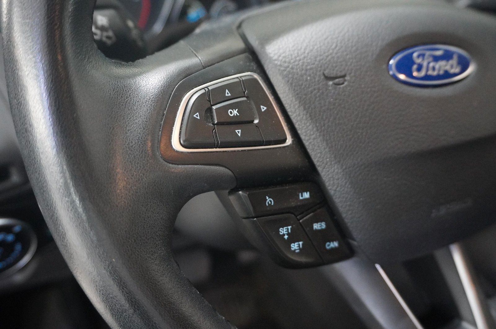 Fahrzeugabbildung Ford Focus Turnier 1.5D BUISNESS NAVI/LED/SH/PDC/TEMP