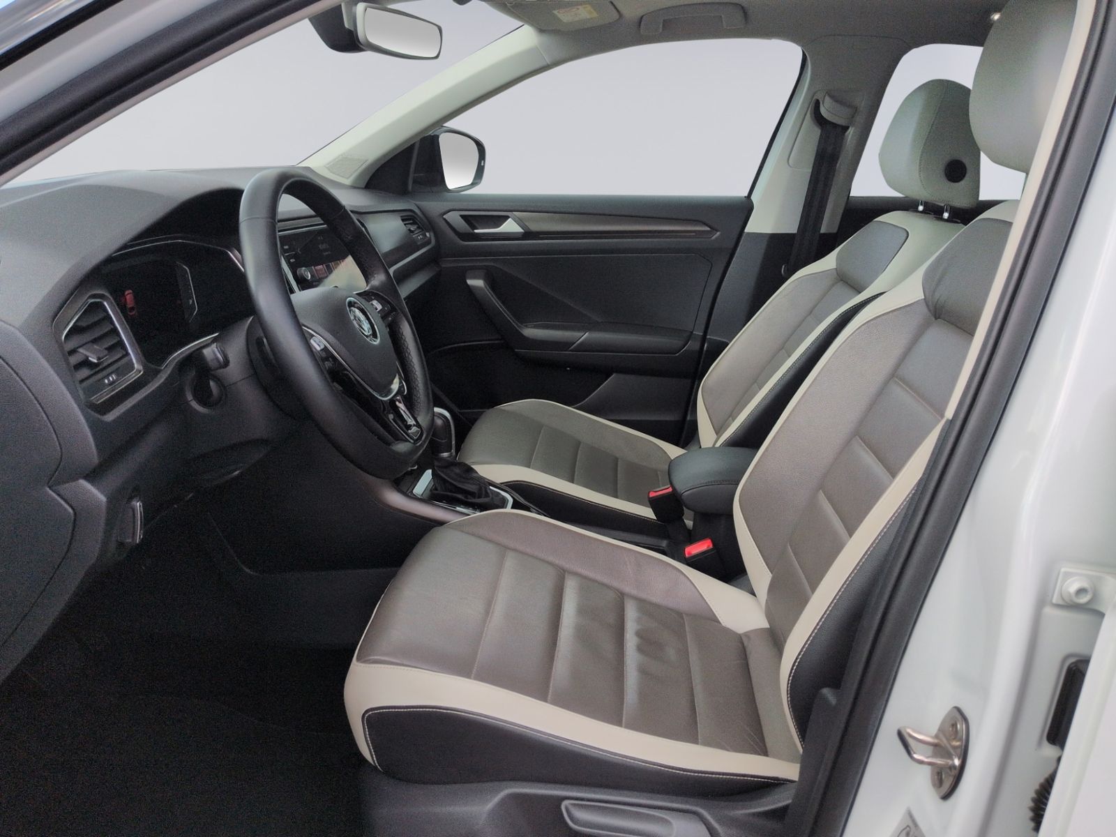 T-Roc 1.5 TSI DSG Style KAMERA+PANO+NAVI+LEDER+