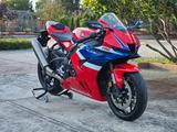 Honda CBR1000RR-R - 2000€ extras - new - HONDA CB 200
