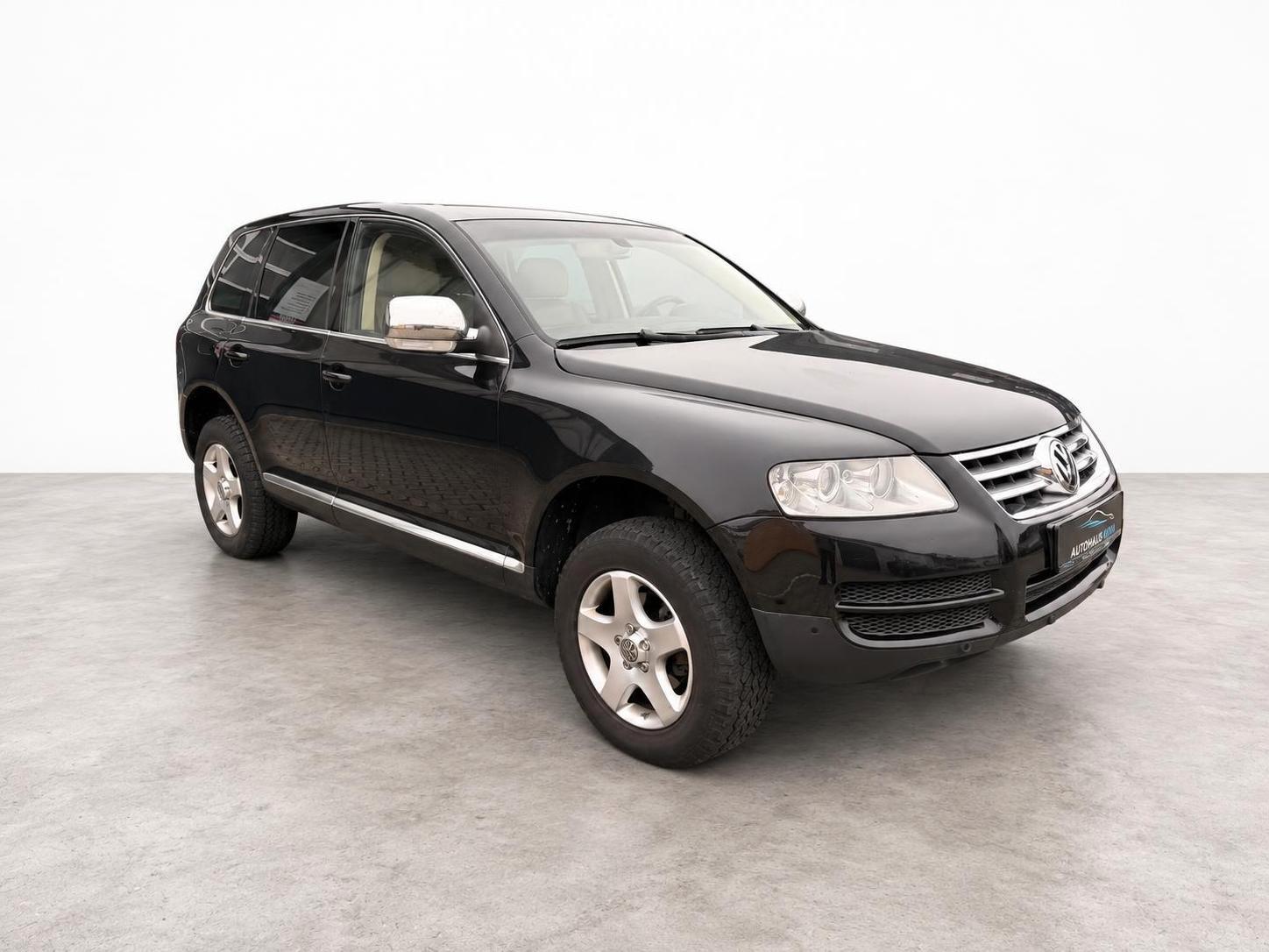 Volkswagen Touareg 2004 — rear view