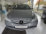 Mercedes-Benz E 250 CGI BlueEfficiency Coupe Avantgarde - Mercedes-Benz E 250: Coupe, Cgi