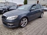 Skoda Octavia 2.0 TDI Combi RS+LEDER+NAVI+SHZ+XENON - Skoda Octavia aus 2011: RS Combi