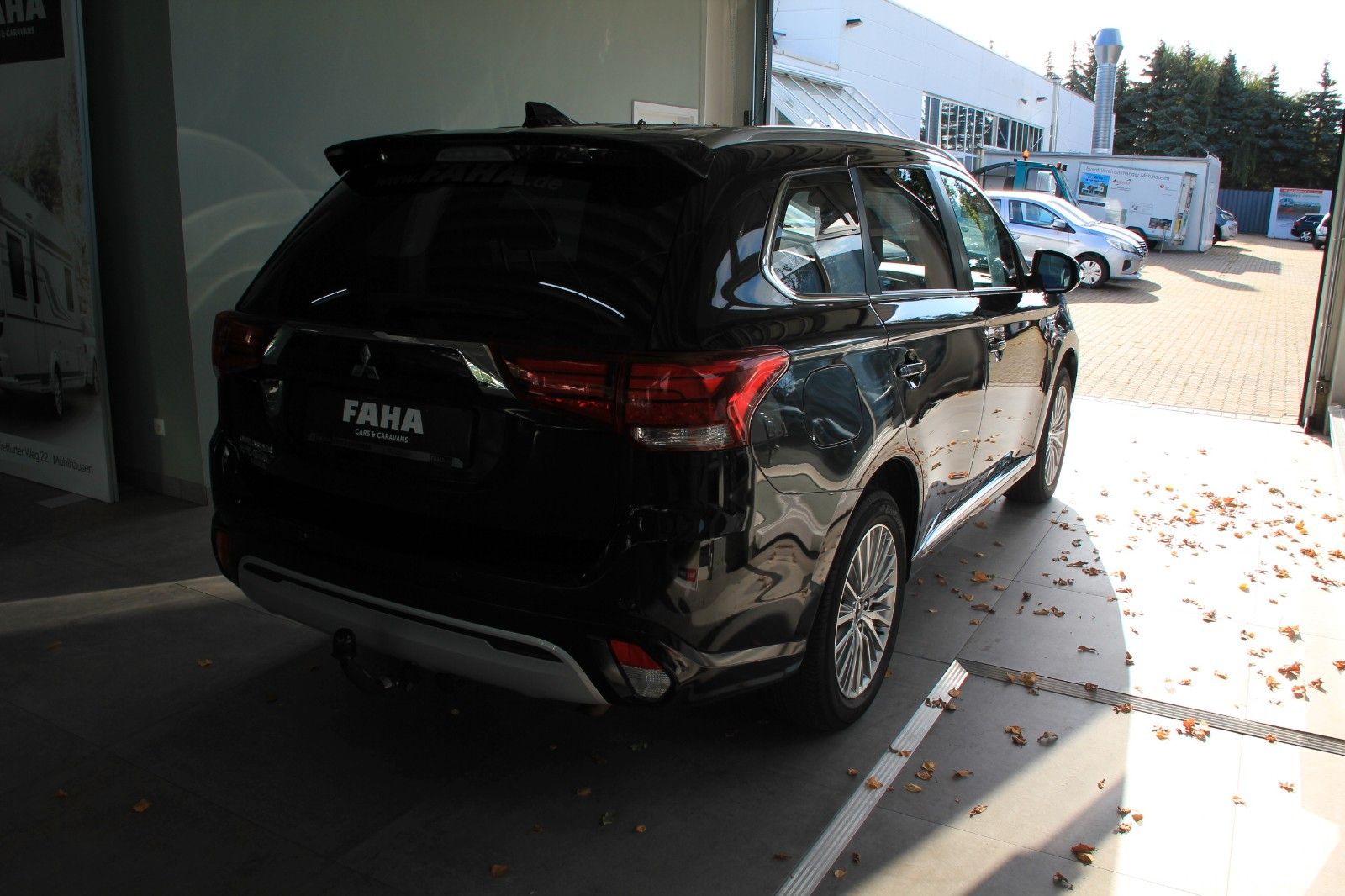 Fahrzeugabbildung Mitsubishi Outlander PHEV 4WD Plus Spirit