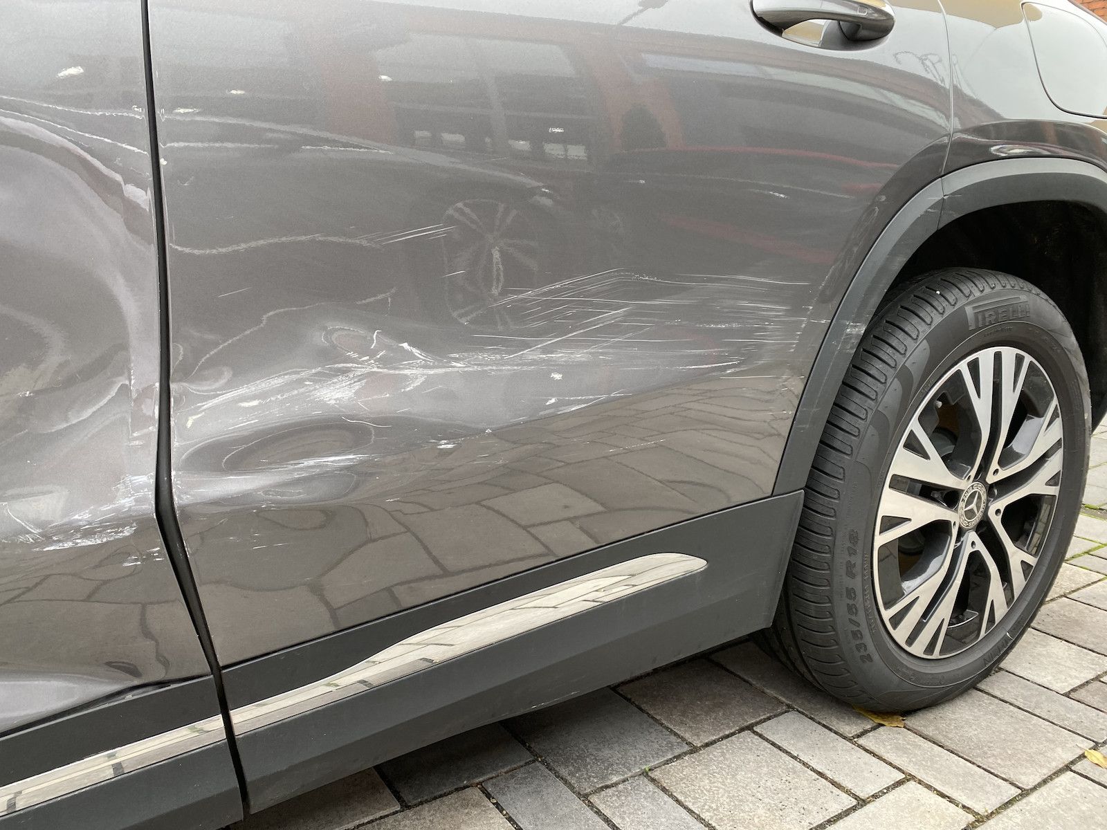 Fahrzeugabbildung Mercedes-Benz GLA 250 4M Progressive Advanced+/