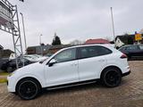 Porsche Cayenne Diesel Platinum Edition - Porsche Gebrauchtwagen in Lübeck