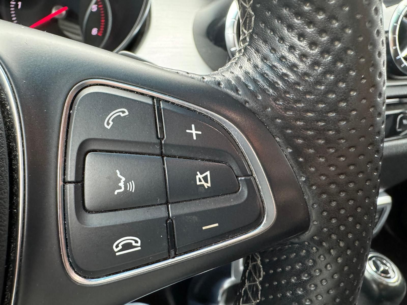 Fahrzeugabbildung Mercedes-Benz X350d POWER/4MATIC/STANDHZ/LED/KEYLES/360°/AHK