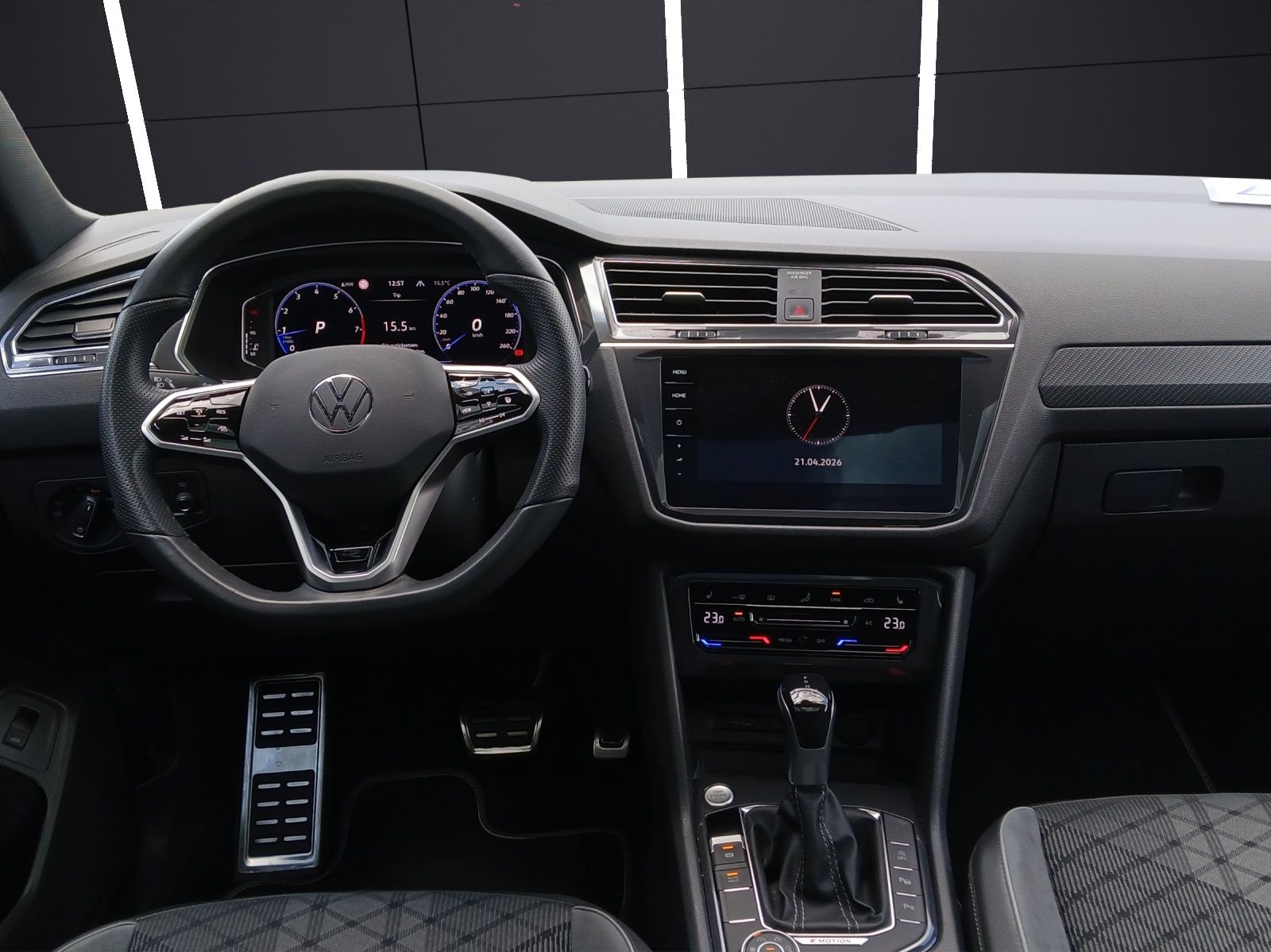 Fahrzeugabbildung Volkswagen Tiguan Allspace TSI R-Line DSG 4M IQ.Light Navi