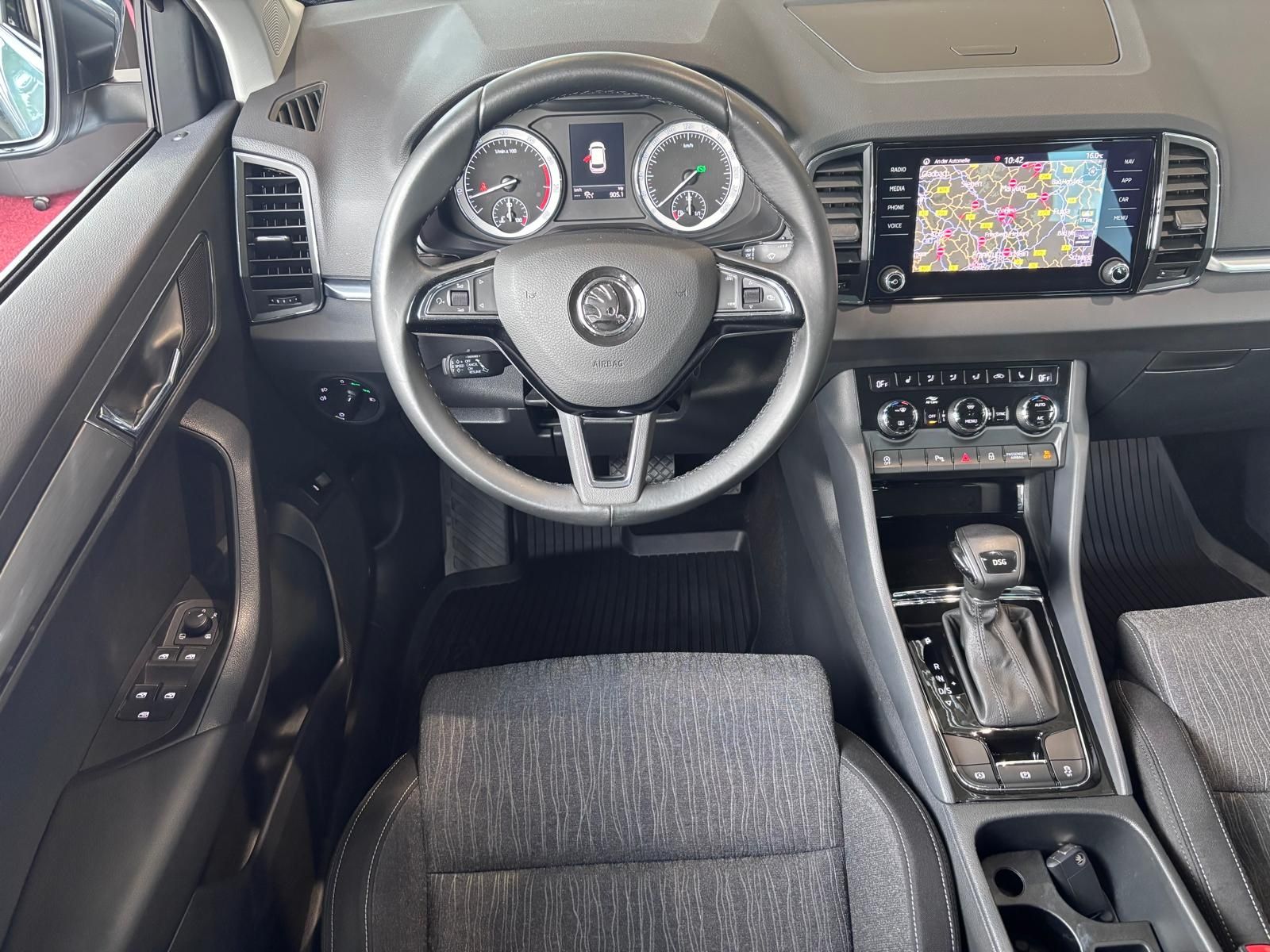 Fahrzeugabbildung SKODA Karoq Style AHK ACC LED RFK