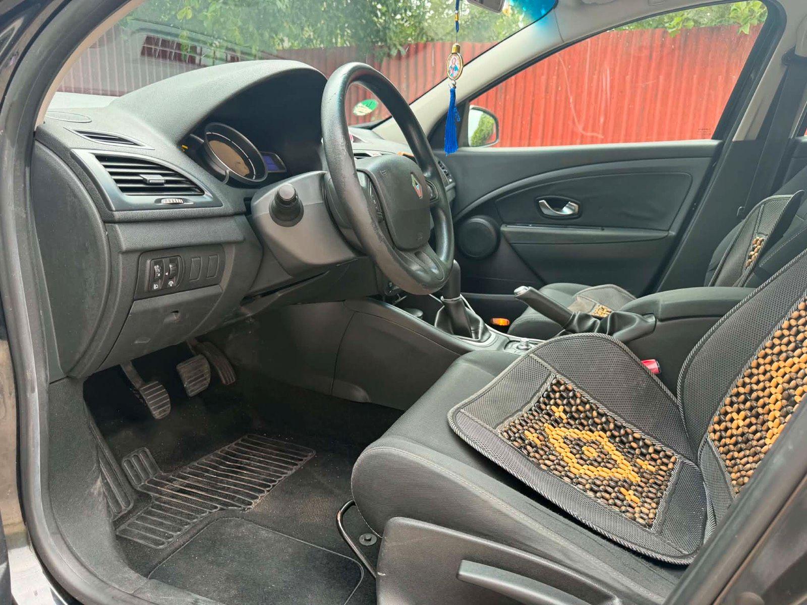 Renault Megane 2012 — photo 12
