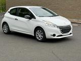 Peugeot 208 Access Klima Fenster el. - Peugeot 208 Access mit Benzin-Antrieb