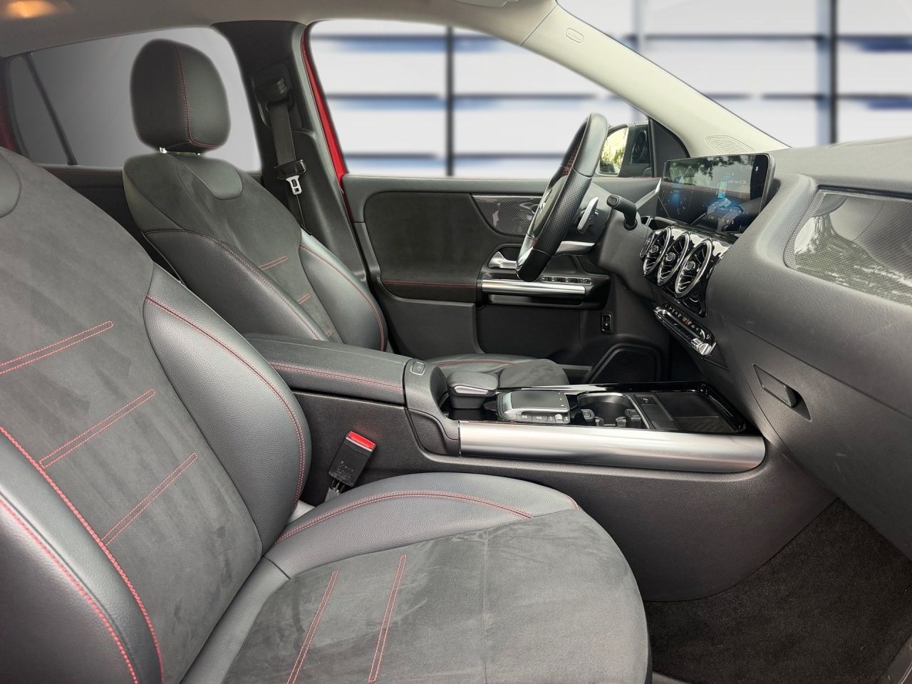 Fahrzeugabbildung Mercedes-Benz GLA 250 e AMG+NIGHT+CARPL+STNDHZ+LED+KAMERA+