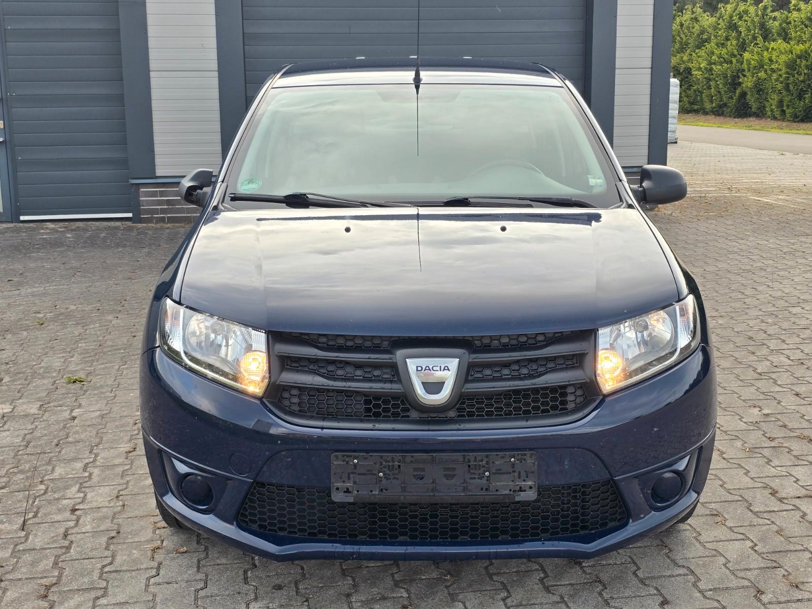 Dacia Logan 2013 — rear view