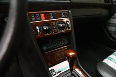 Fahrzeugabbildung Mercedes-Benz E 500 Limited *Oak Green / MB Classic / one-off*