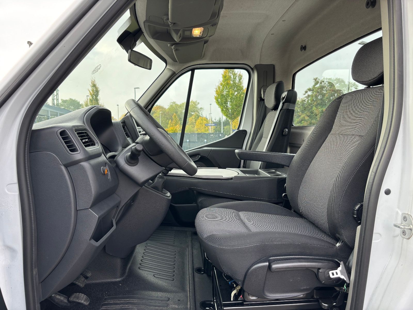 Fahrzeugabbildung Renault MASTER Abschleppwagen AHK 3,5t Klima Tempomat