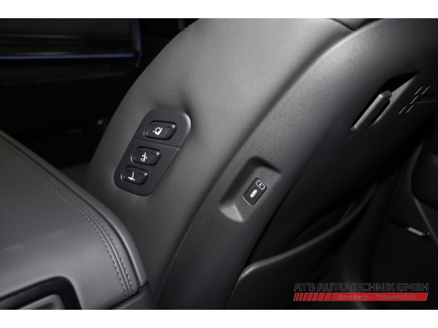 Fahrzeugabbildung Hyundai SANTA FE Blackline MY26 1.6 T-GDi PHEV 4WD HUD N