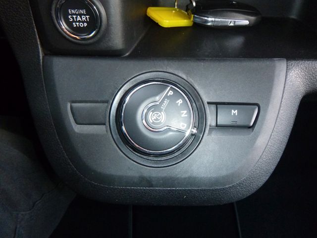 Fahrzeugabbildung Opel Zafira Life 2.0 D Tourer M>AUT/AHK/Tisch/