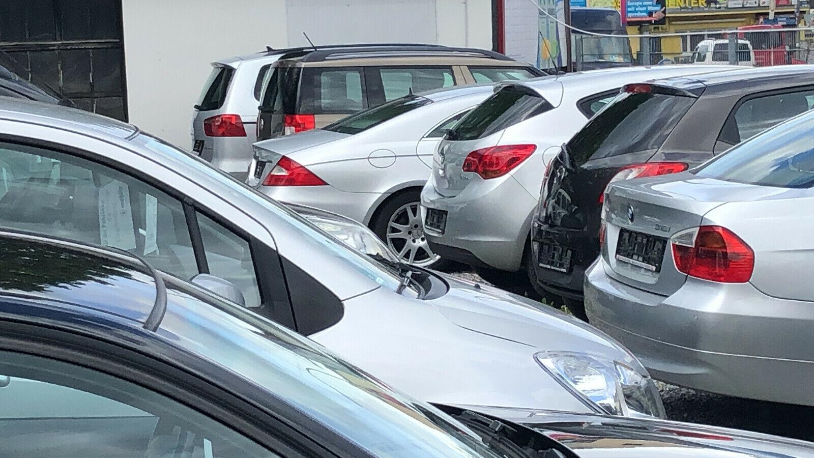 showroom-image-top