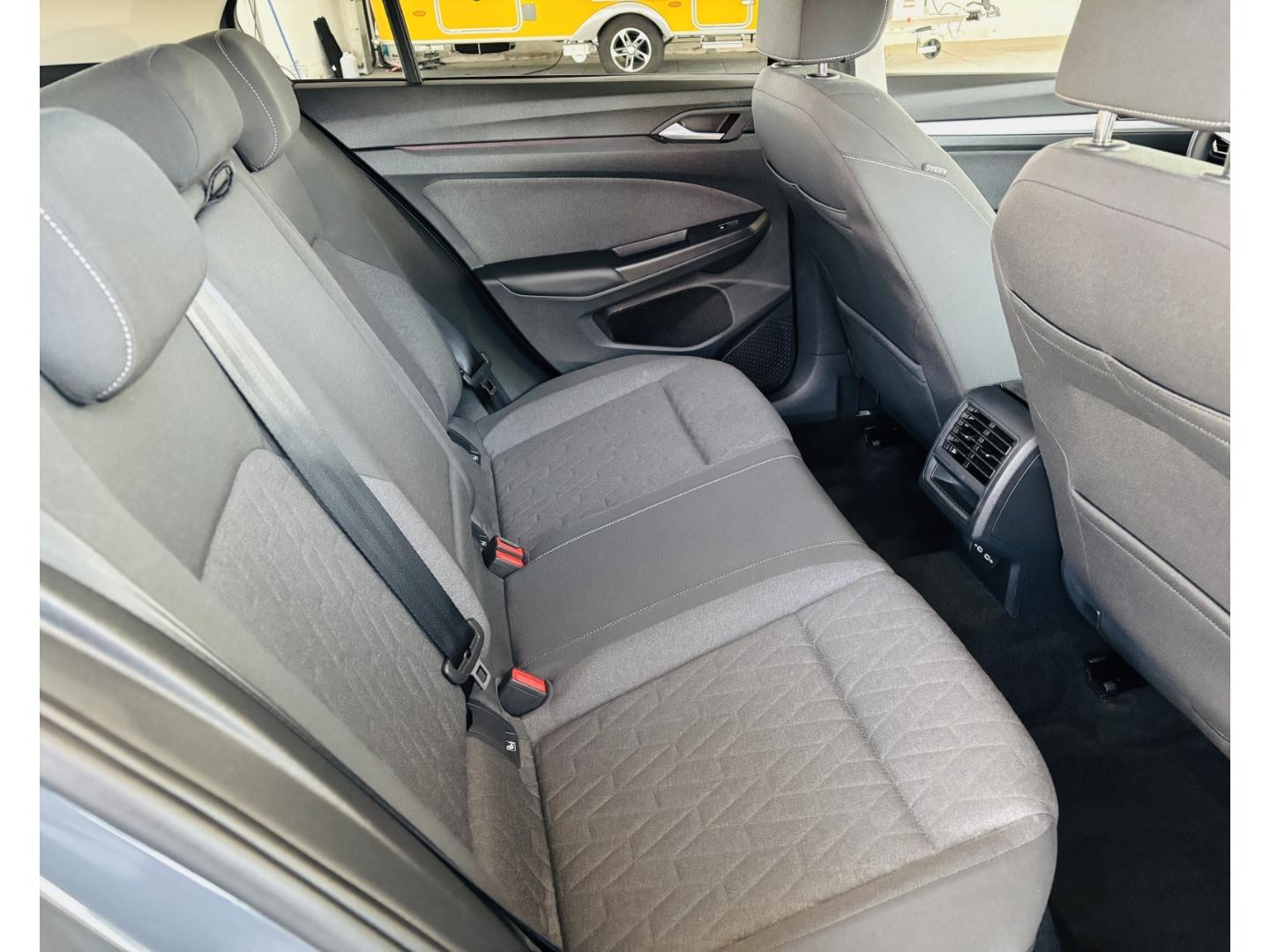 Volkswagen Golf VIII 1.5 TSI LIFE LED SHZ ACC PDC CARPLAY G, миниатюра 17