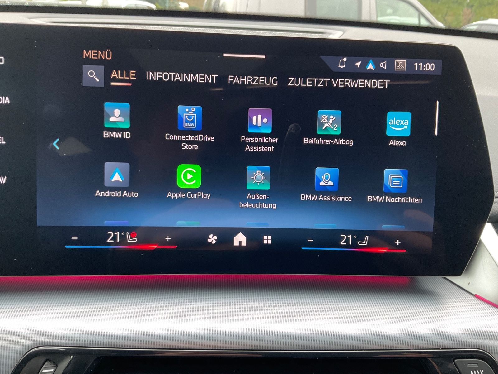 Fahrzeugabbildung BMW X1 sDrive20i,M Sport,AHK,Kamera,Navi,Carplay