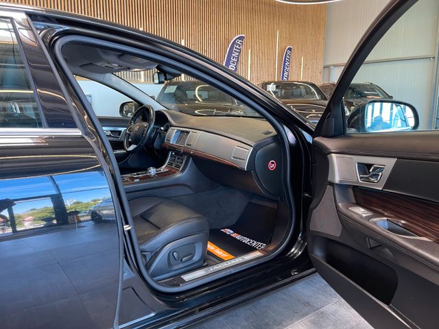 Jaguar XF 2.2 Diesel *LEDER*KAM*NAVI*PDC*SZHZ*XENON*
