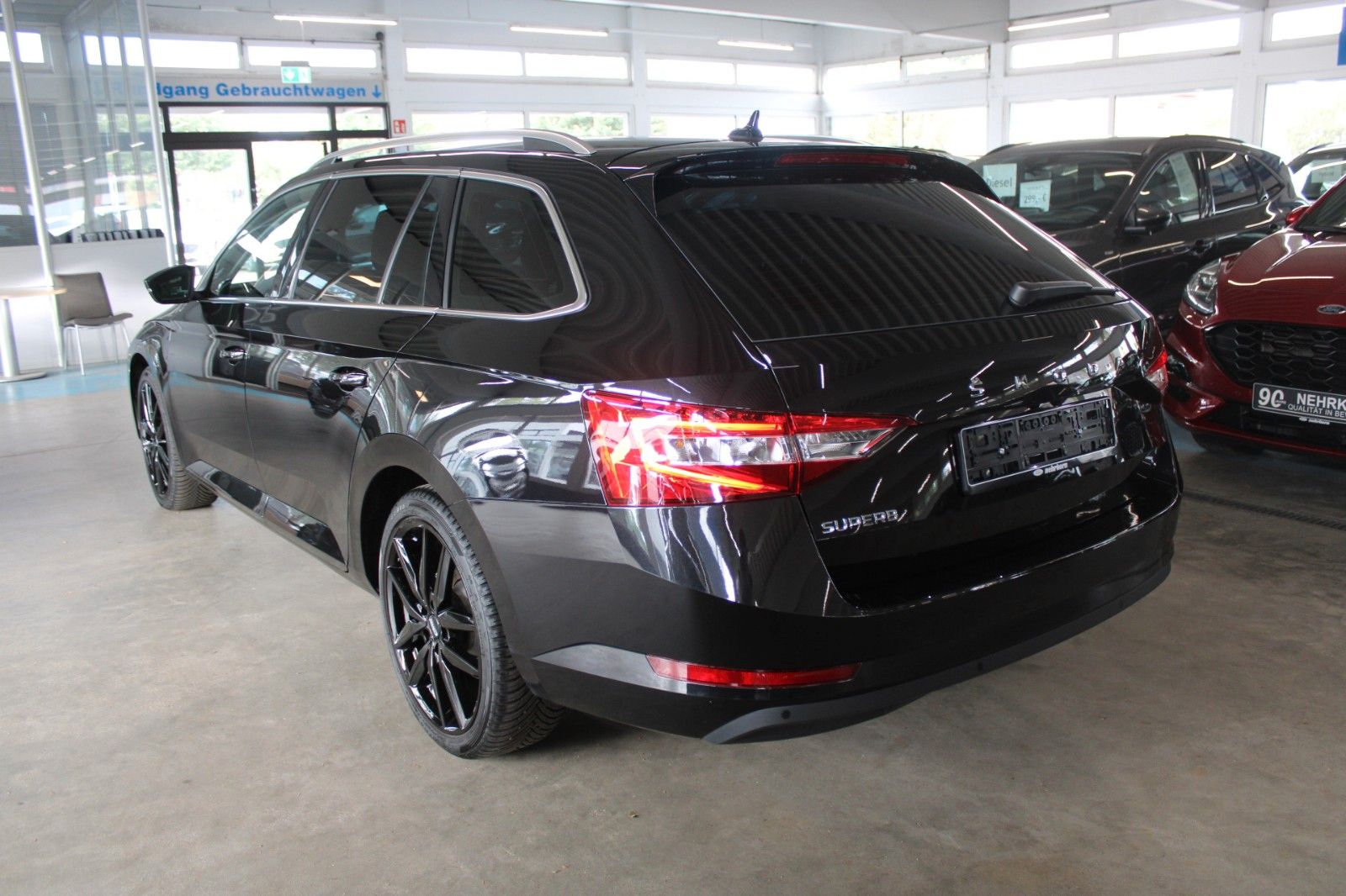 Fahrzeugabbildung SKODA Superb 2.0 TDI DSG STYLE COMBI LED AHK ACC uvm.