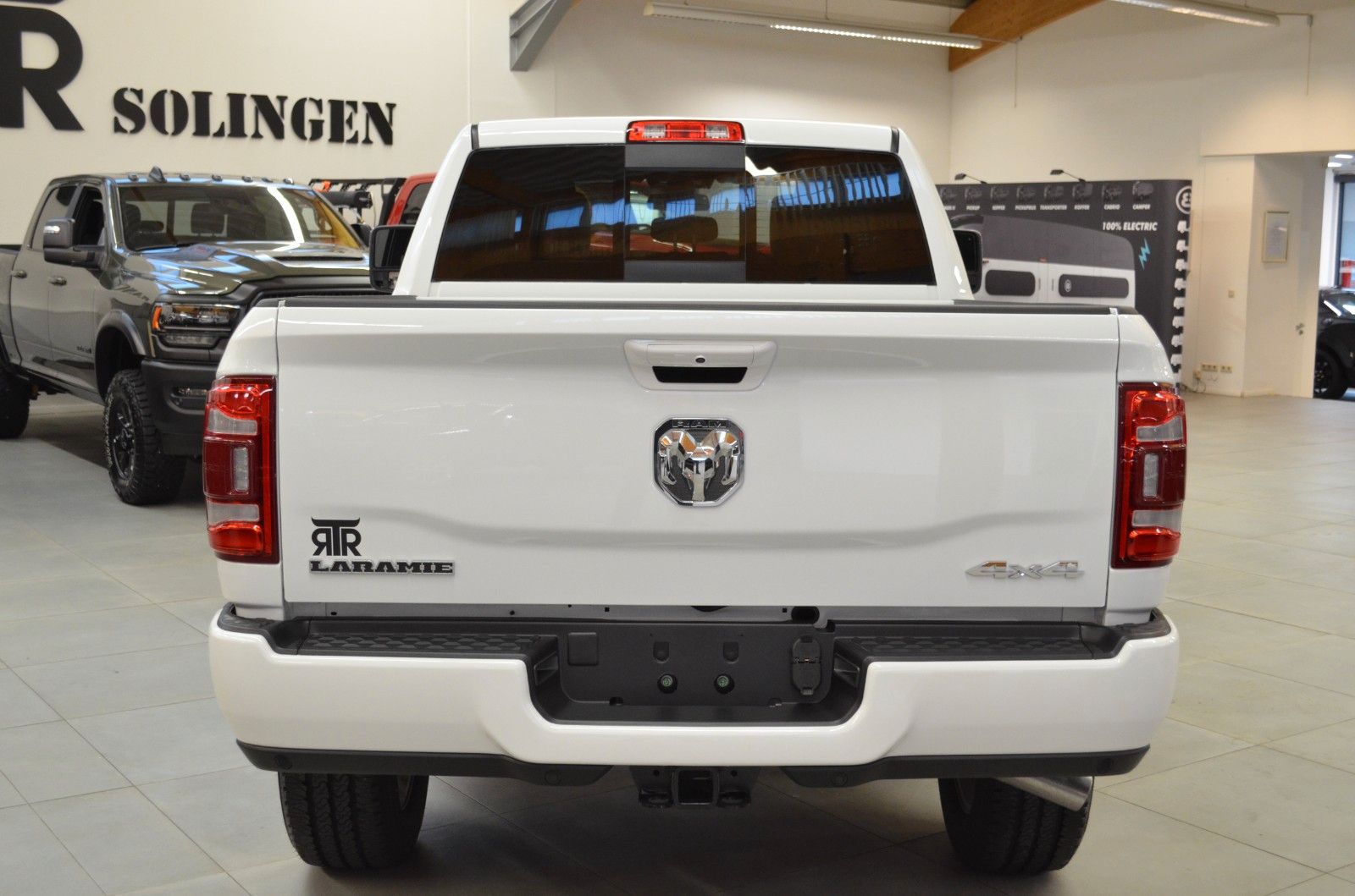 Fahrzeugabbildung Dodge RAM 2500 Laramie Crew Cab 4x4