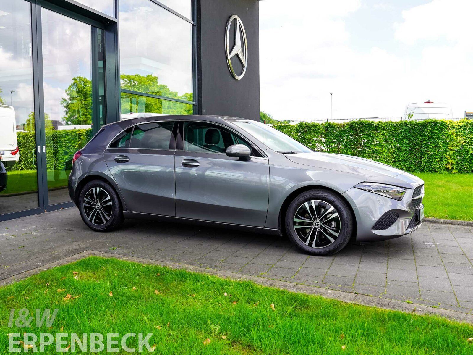 Fahrzeugabbildung Mercedes-Benz A 200 Progressive AHK MBUX Kamera Totwinkel SHZ