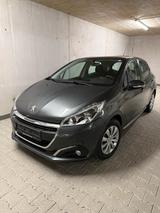 Peugeot 208 1.2 PureTech Active - Peugeot e-208 von privat