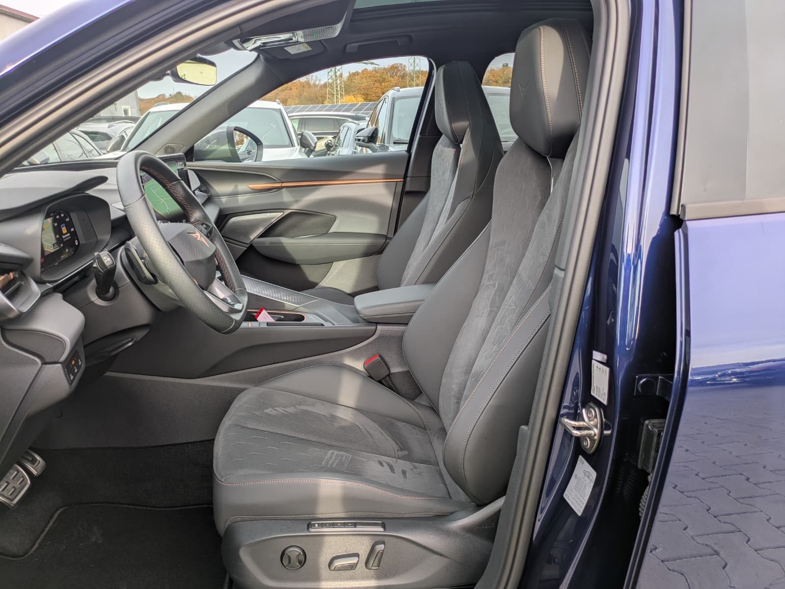 Fahrzeugabbildung CUPRA Terramar 2.0 TSI 4D VZ HUD*MATRIX*PANO*DCC*20"