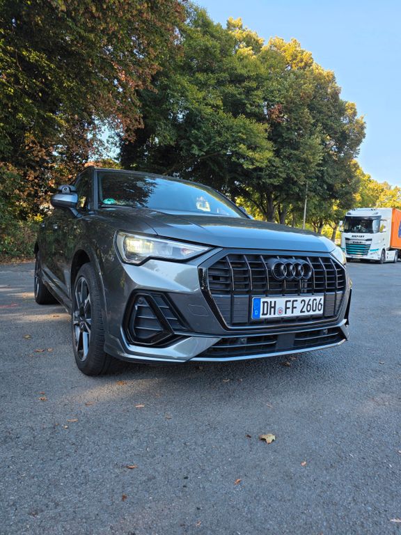 Image of Audi Q3