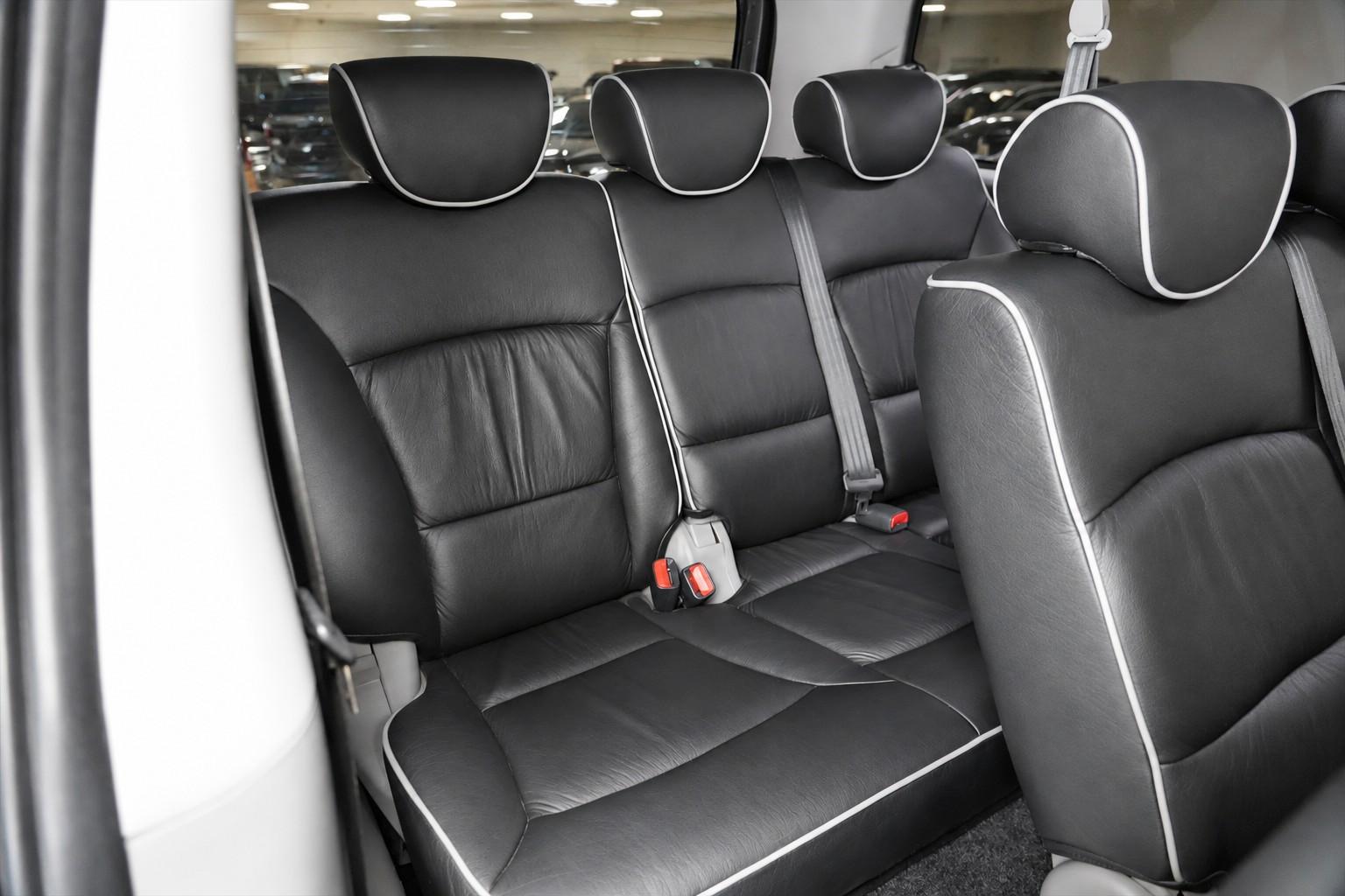 Hyundai H-1 2.5 CRDi Travel Premium +8-SITZER+LEDER+SHZ+