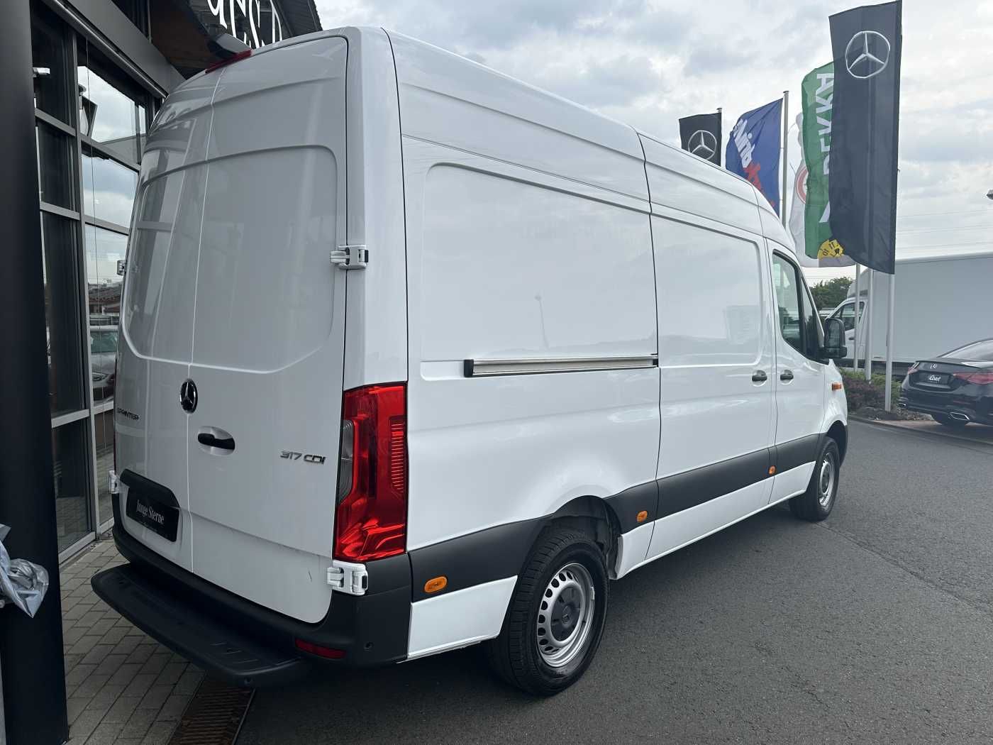 Fahrzeugabbildung Mercedes-Benz Sprinter 317 CDI 3665 9G Klima 360 MBUX SHZ