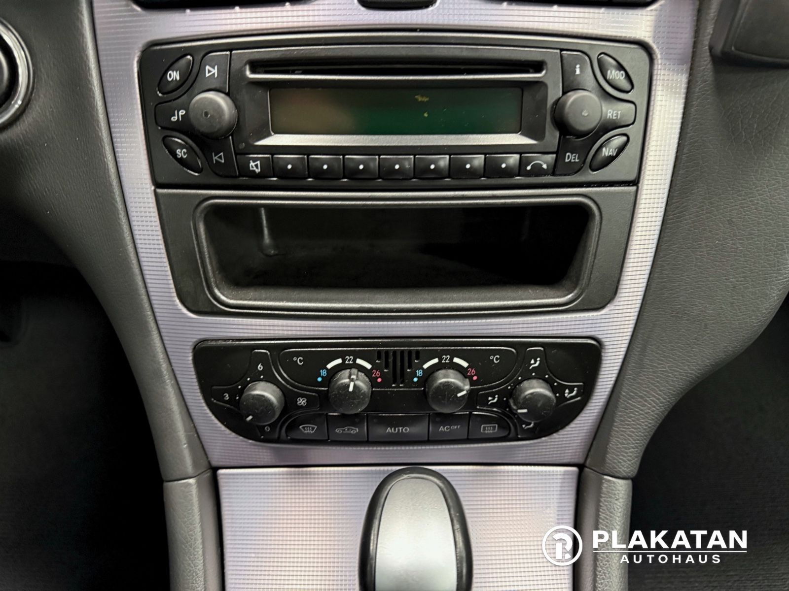 Fahrzeugabbildung Mercedes-Benz C 230 Bi-Xenon Leder Tempomat 2Hand