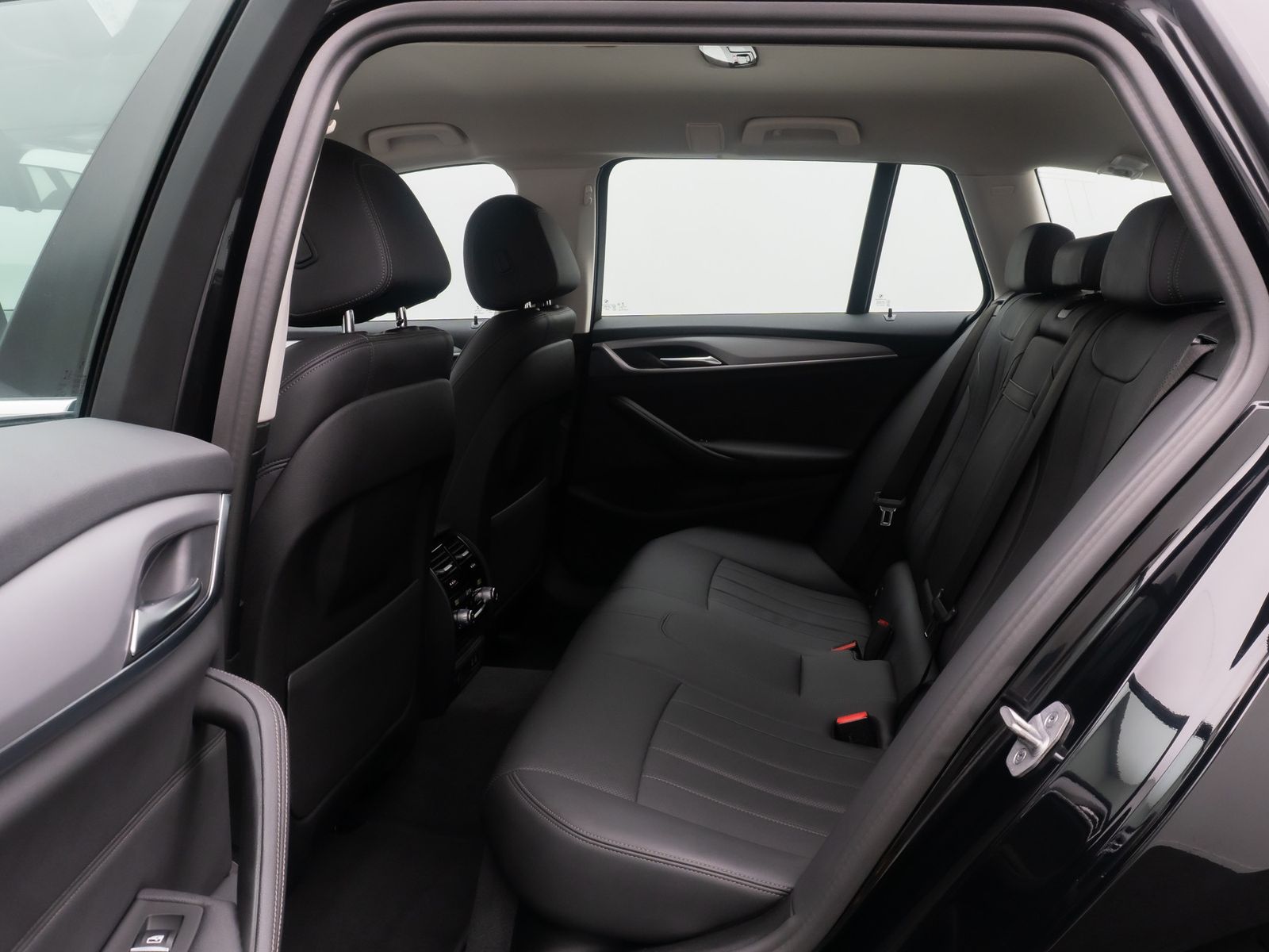 Fahrzeugabbildung BMW 520d Alarm DAB Kamera 4xKlima Parkas Leder Sport