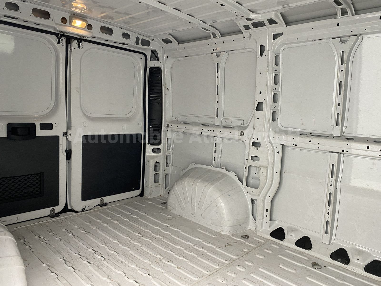 Fahrzeugabbildung Fiat Ducato Kasten 30 *1.HAND* 3-SITZER 0730