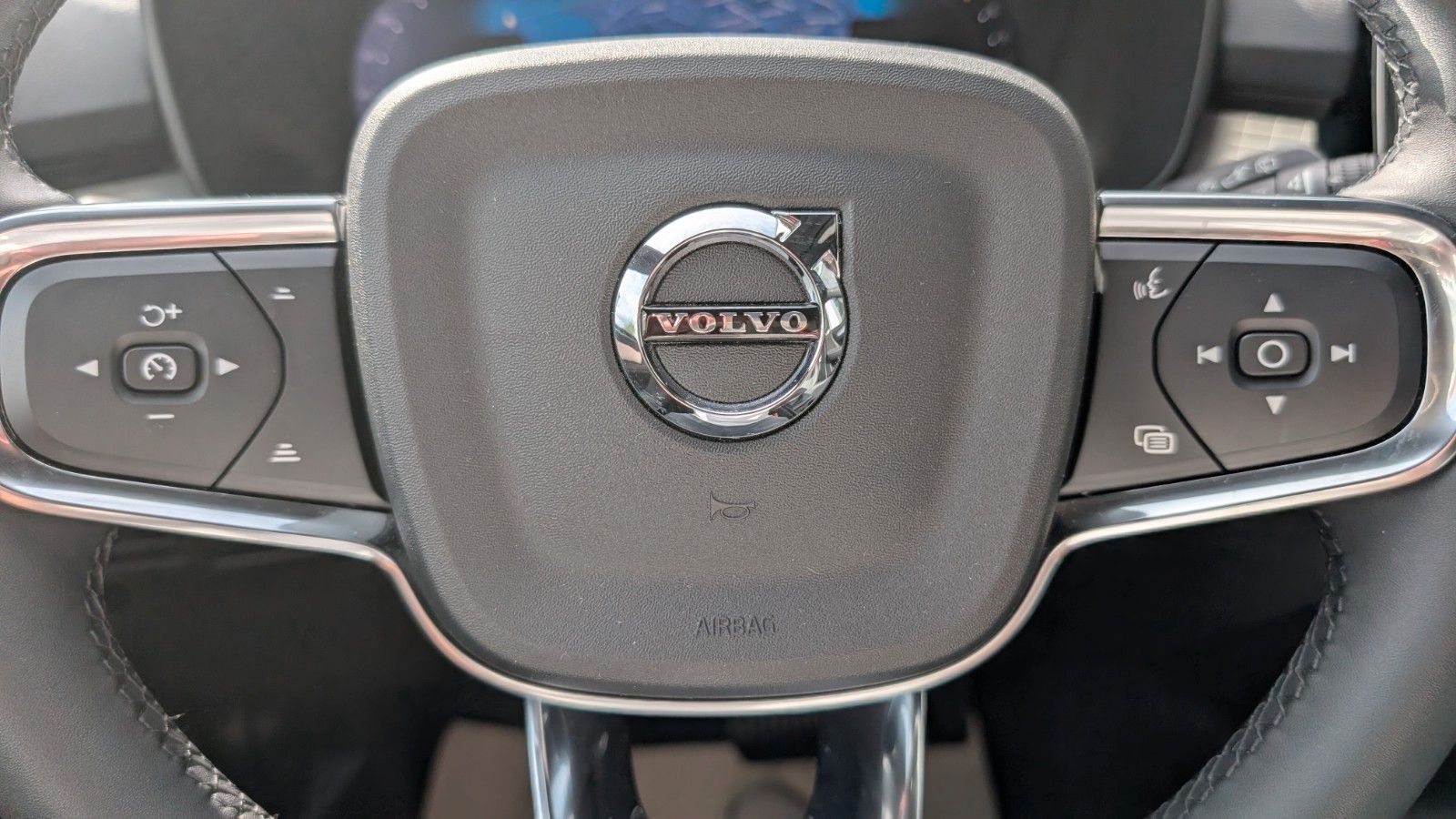 Fahrzeugabbildung Volvo XC 40 B4/Standheizung/Winterpaket